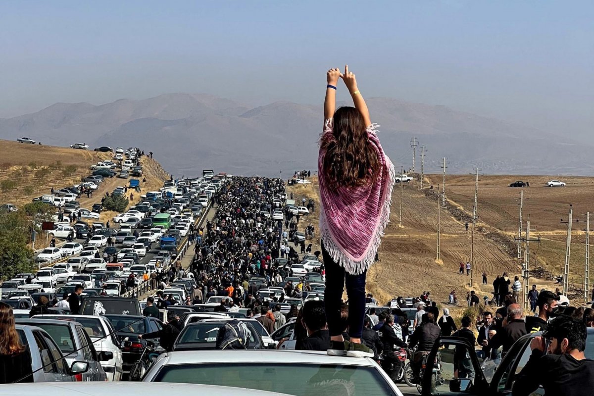 Irã se recusa a liberar corpos de manifestantes mortos para famílias, diz ONU