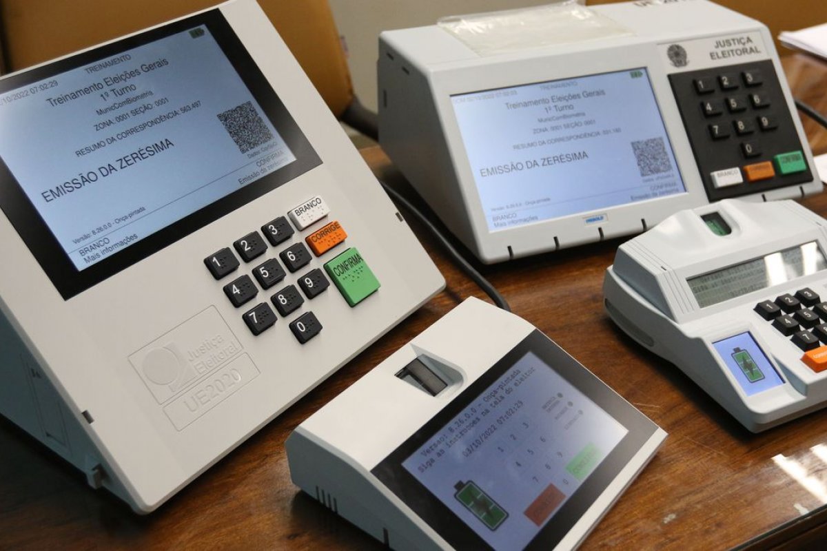 Boletim do TSE aponta substituição de 1.883 urnas eletrônicas até o fim da manhã de hoje (30)