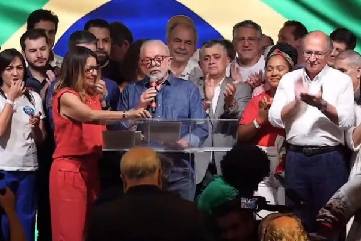 Eleito, Lula diz que é hora de 'restabelecer a paz entre os divergentes'; confira o discurso 