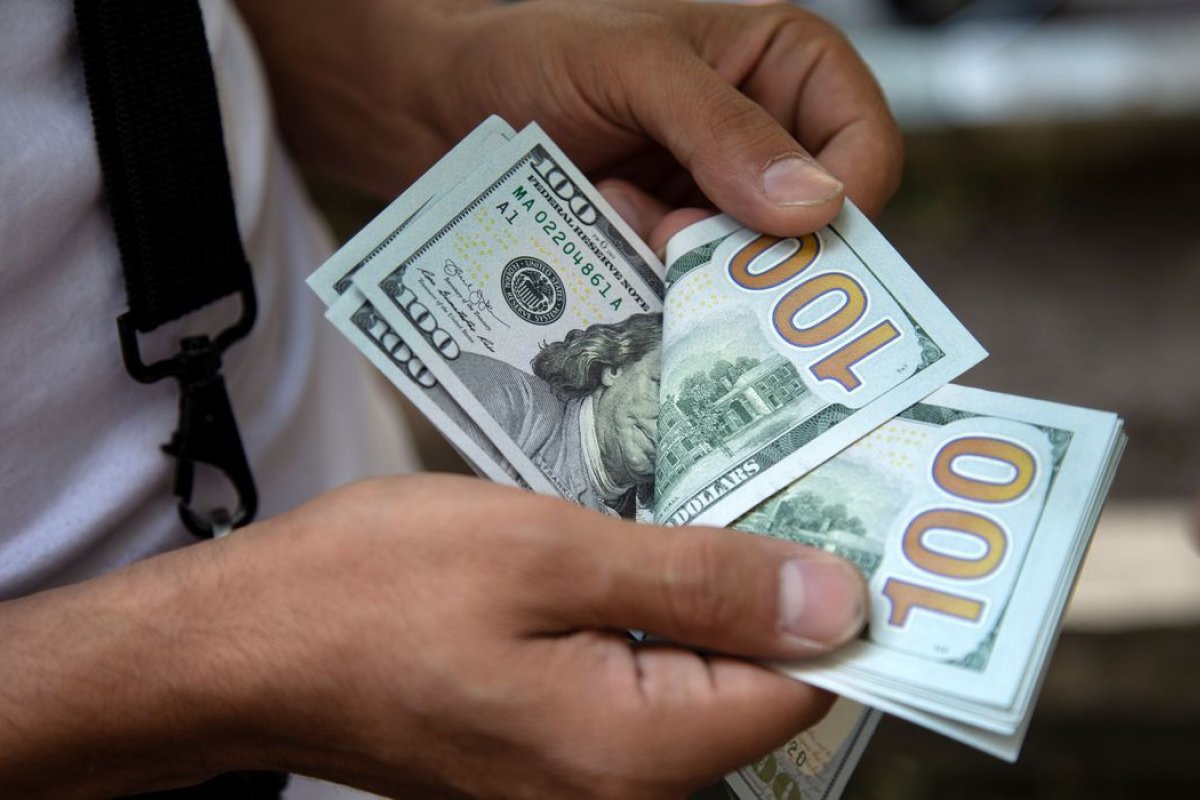 Dólar apresenta alta ante real após vitória de Lula nas eleições