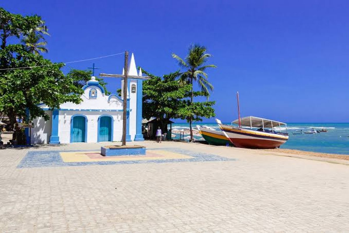 Praia do Forte passa a ser ordenada com sistema Zona Azul; confira os valores