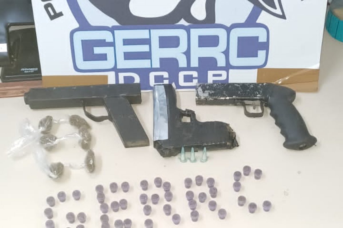 Gerrc apreende drogas e simulacros na BA 528, Estrada do Derba 