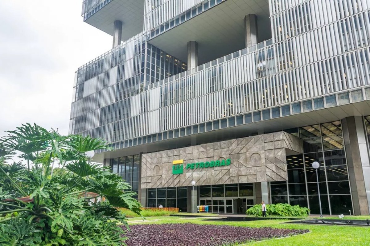 Em meio a pressões por reajuste, Petrobras divulga nesta quinta (3) relatório trimestral