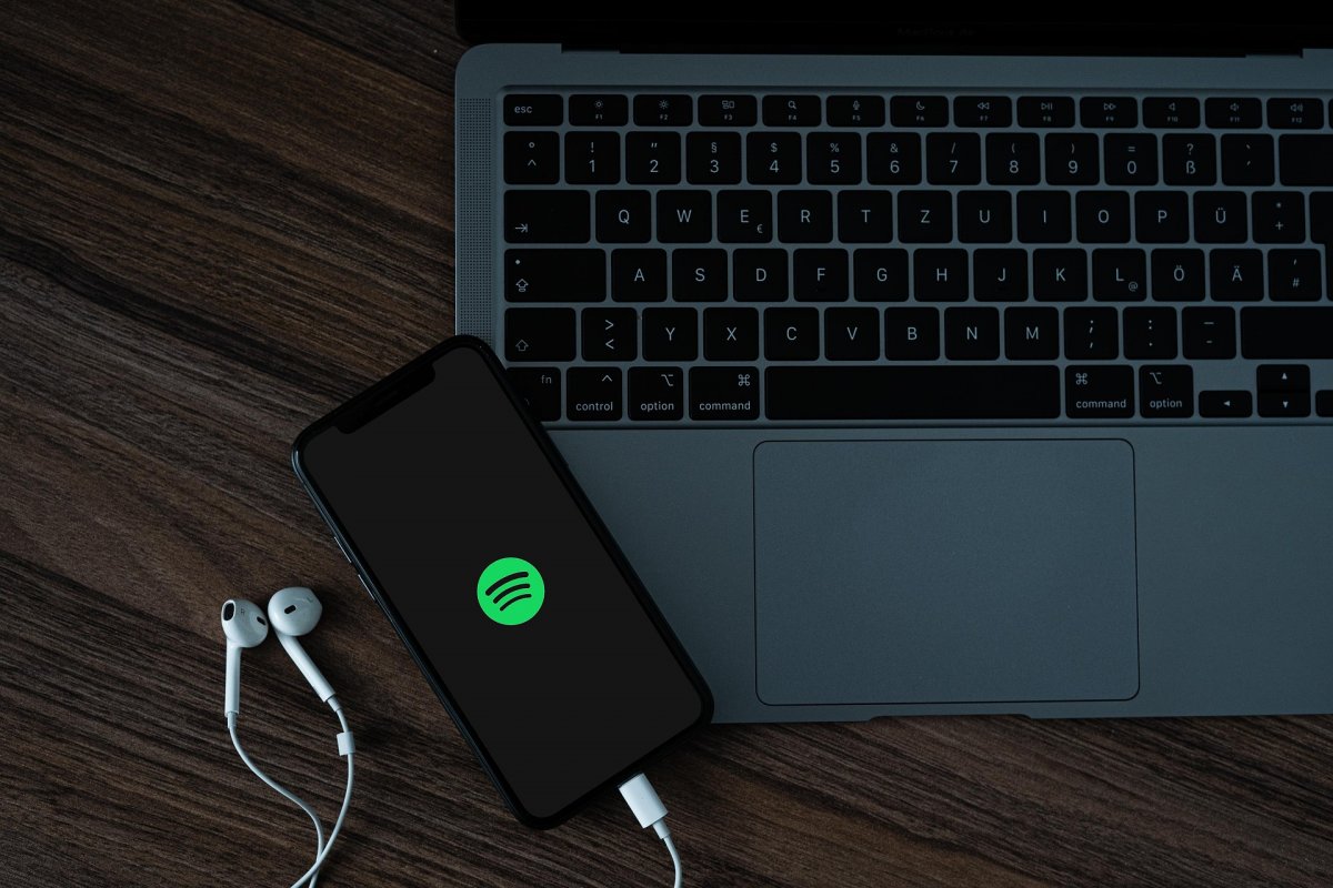 90% dos artistas no Spotify têm menos de 400 ouvintes mensais, diz reportagem
