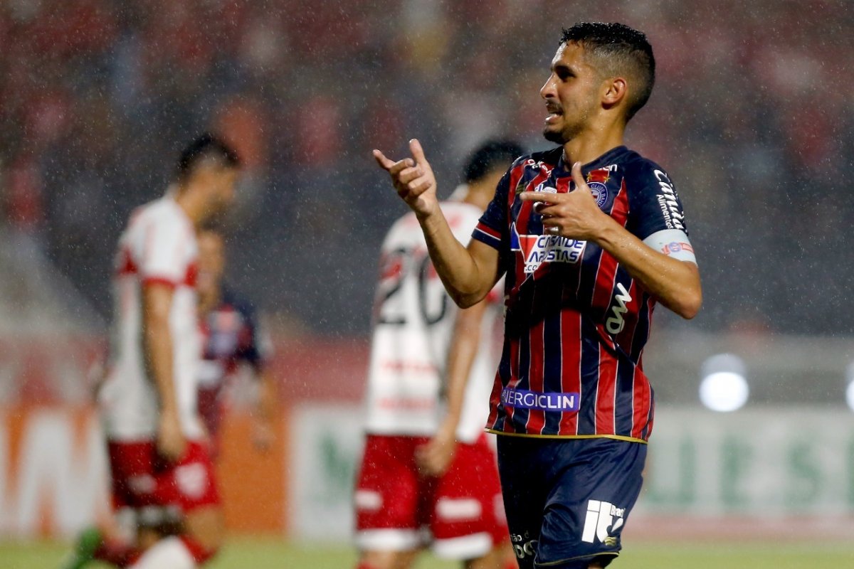 Vídeo: Bahia vence CRB e garante acesso a Série A