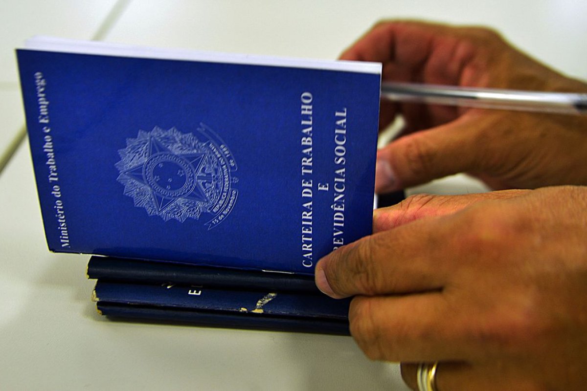 SineBahia oferece vagas de emprego nesta segunda-feira (7) 