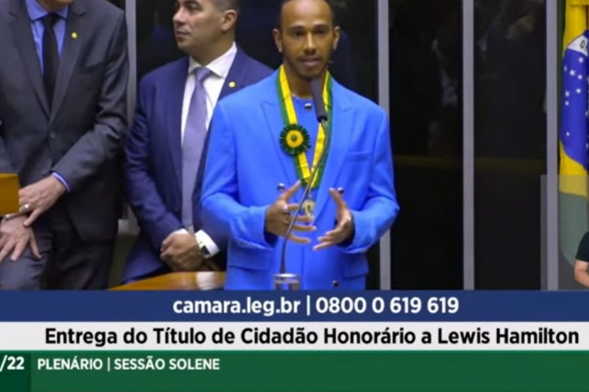 Lewis Hamilton recebe título de Cidadão Honorário do Brasil 