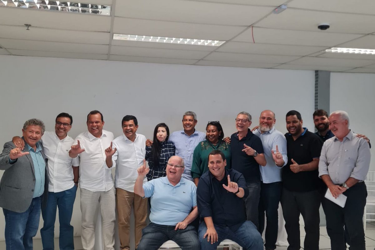 Governador eleito Jerônimo conversa sobre transição do governo com partidos aliados 