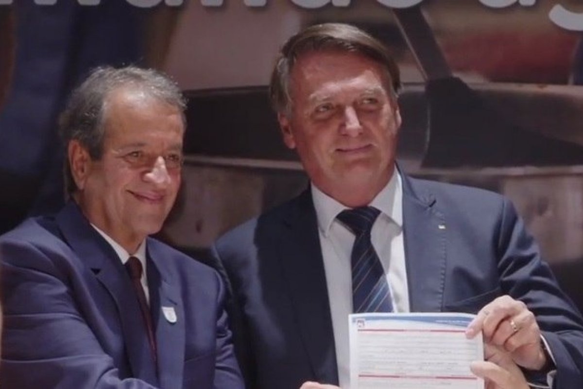 Aliados de Bolsonaro defendem que PL faça oposição ao governo Lula