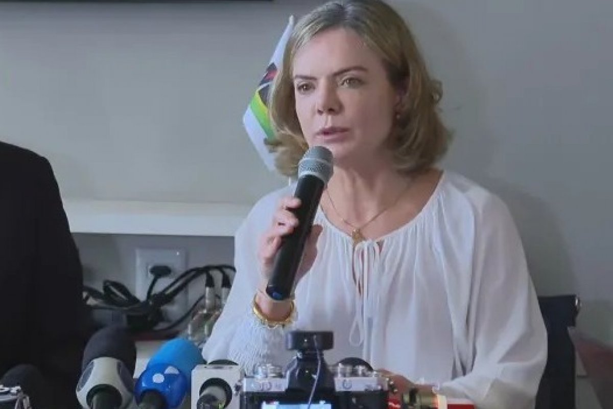 Vídeo: Gleisi Hoffmann diz que perdedor tem direito de espernear, mas não de chamar para golpe