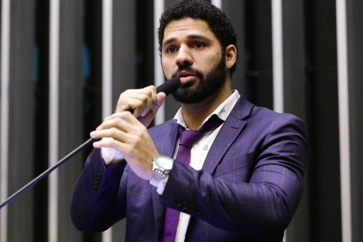 Câmara avaliará capacidade de David Miranda reassumir mandato devido a problemas de saúde