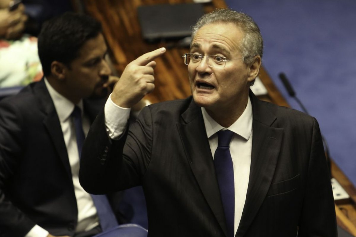 Calheiros crítica apoiadores de Lula que querem a reeleição de Lira na Câmara