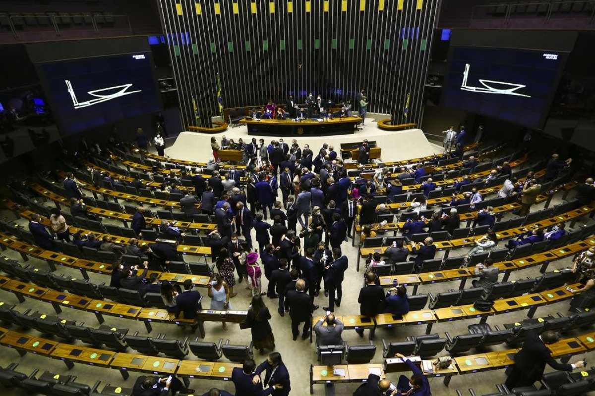 Câmara aprova acordos internacionais sobre segurança e tributação