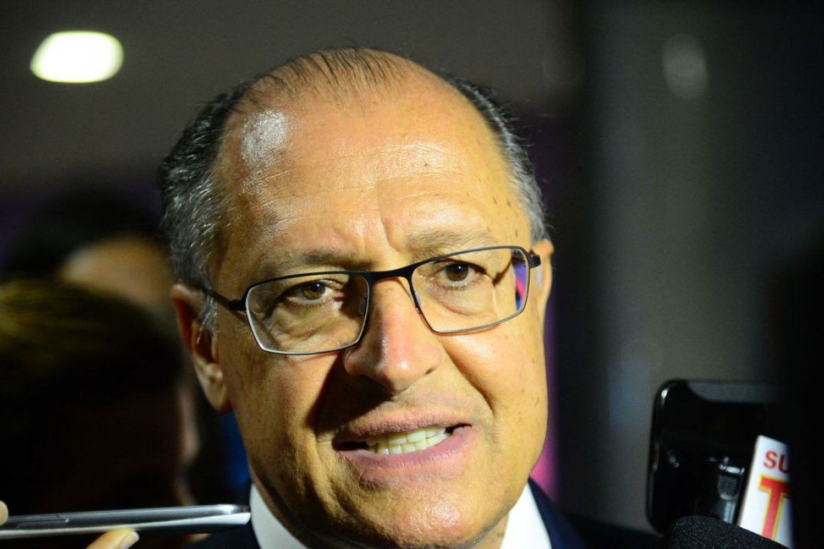 Alckmin diz que Folha de São Paulo mentiu sobre conversa com Bolsonaro
