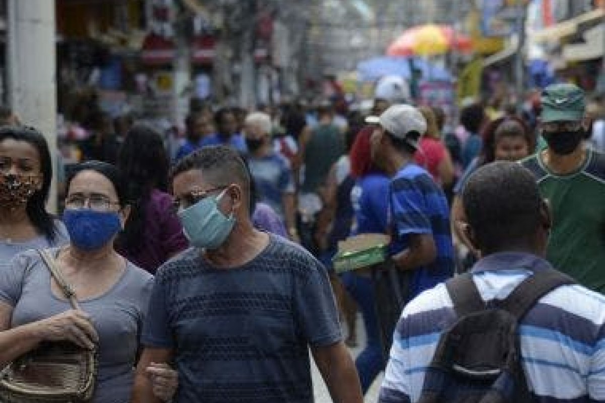 Após avanço da Covid, Ministério da Saúde recomenda novamente uso de máscaras