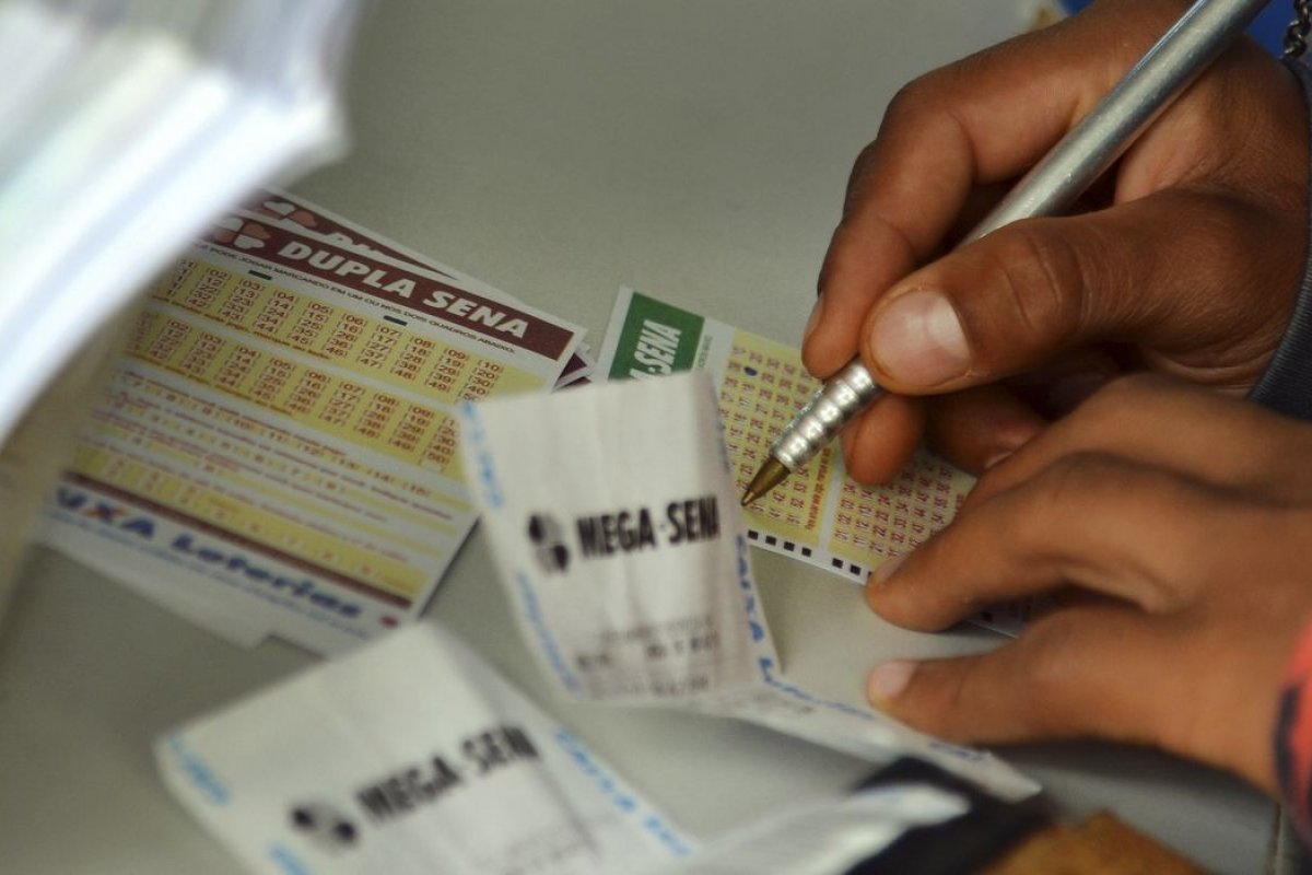 Mega-sena sorteia prêmio de R$ 10 milhões nesta quarta-feira