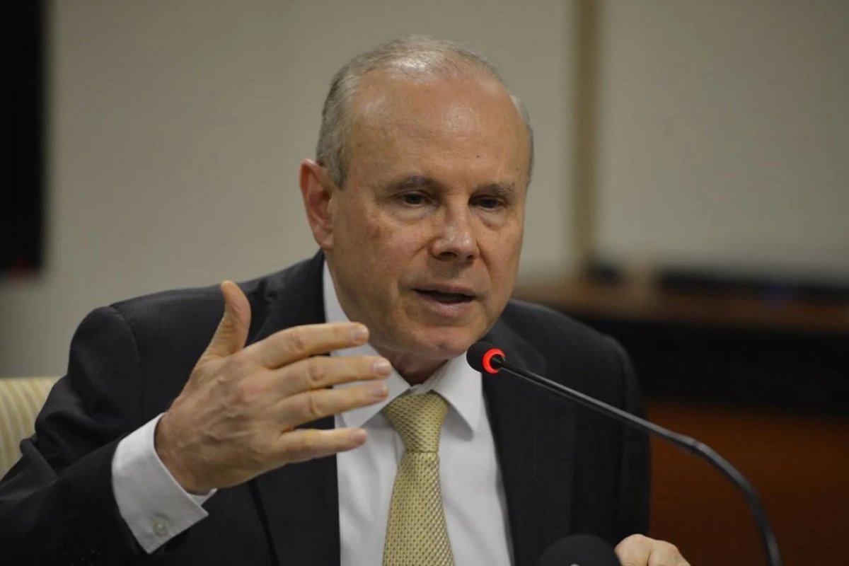 Em carta enviada a Alckmin, Mantega renuncia à equipe de transição do governo Lula