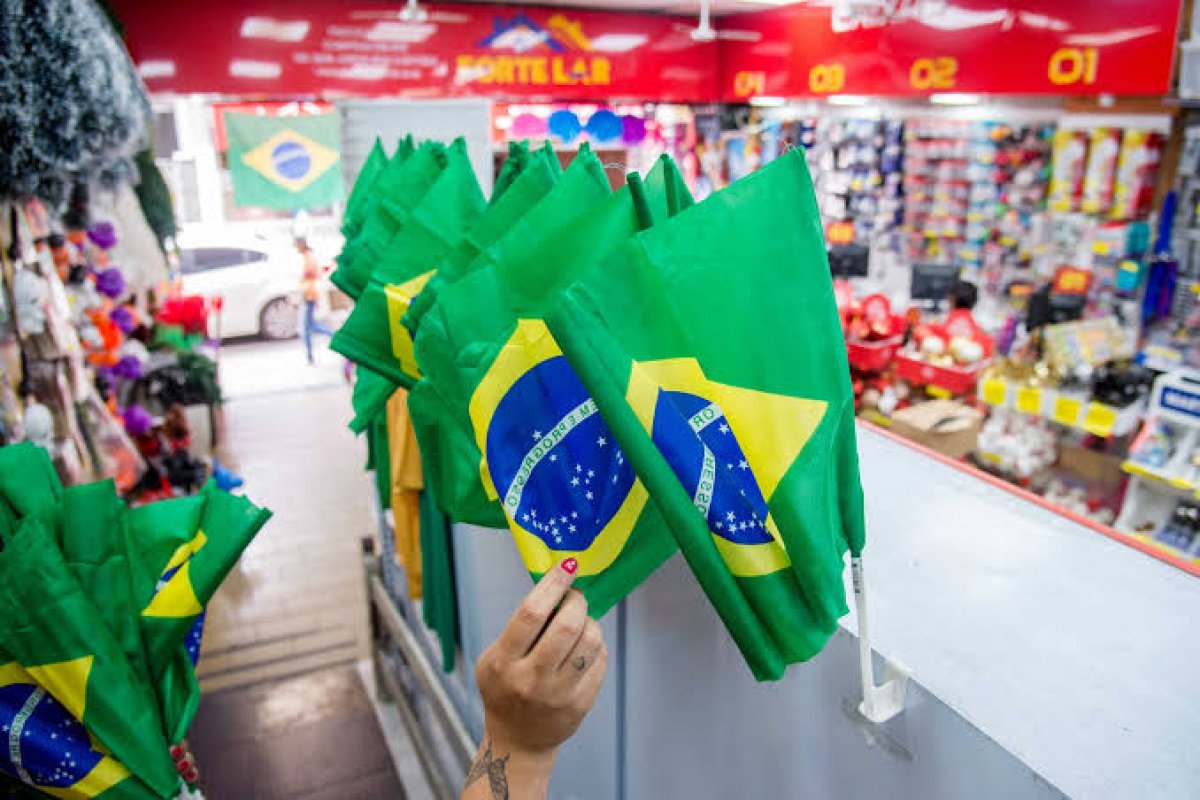 Fecomércio-BA divulga nota de esclarecimento sobre funcionamento do Comércio na Copa do Mundo