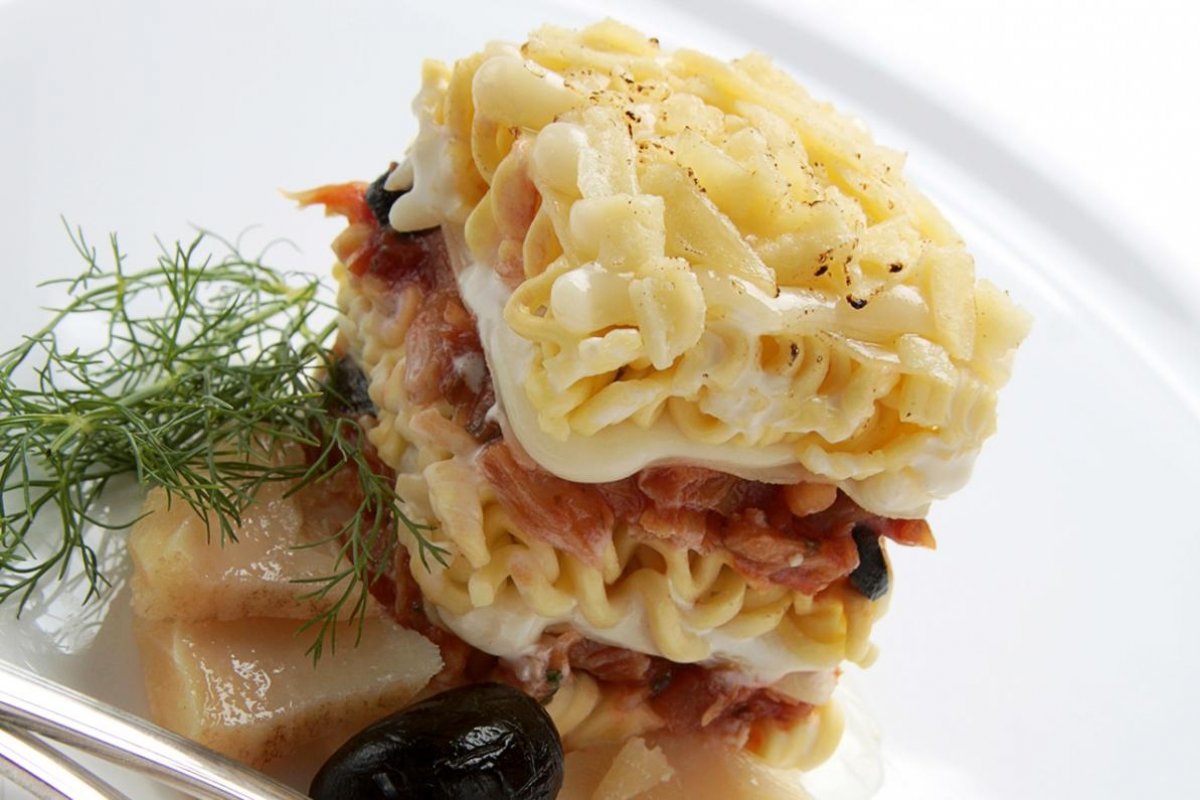 Lasanha de bacalhau: surpreenda a família com um prato diferente! 