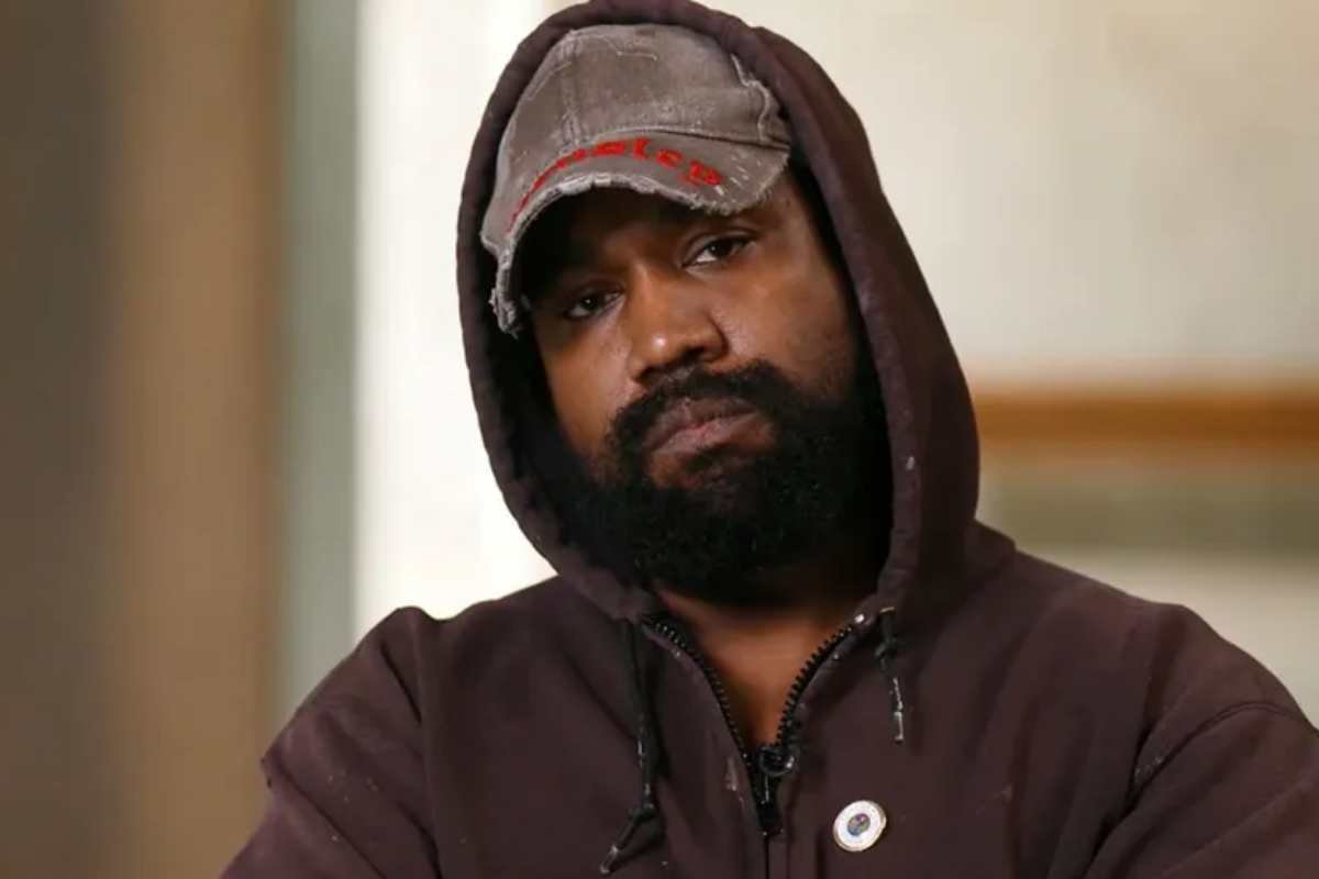 Kanye West tem conta do Twitter reativada após um mês de banimento