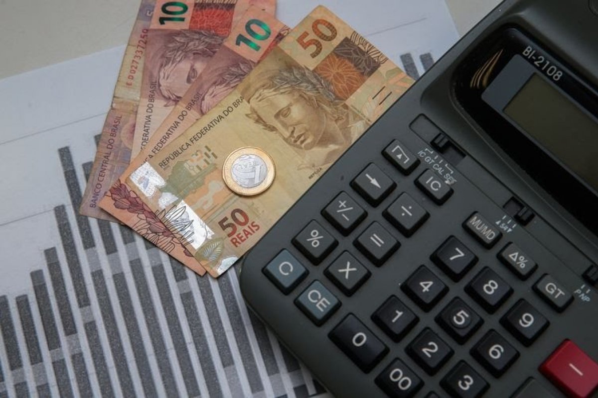 Inadimplência alcança mais de 64 milhões de brasileiros em outubro, mostra pesquisa