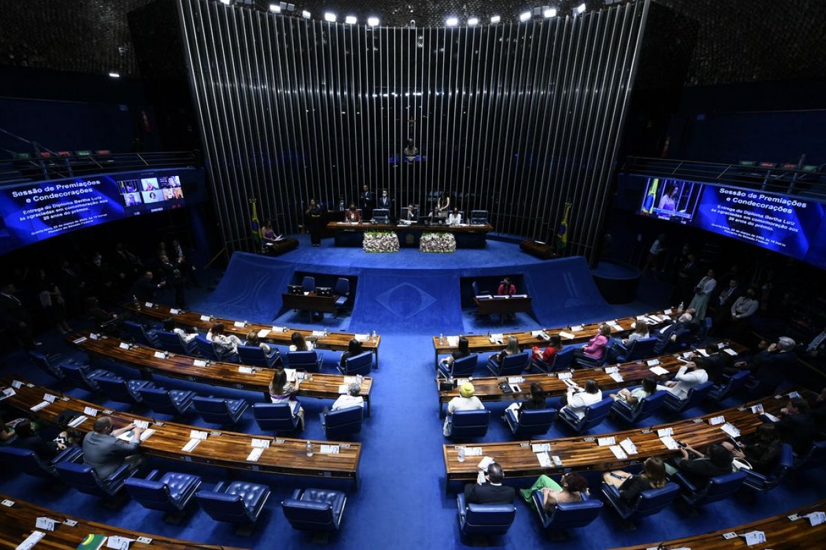 Texto final da PEC de Transição deve ser apresentado nesta terça-feira (22)
