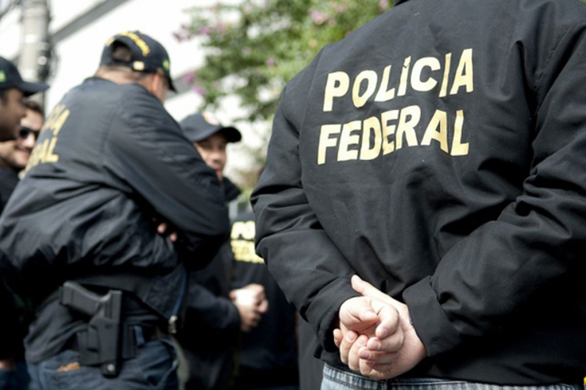 Operação da PF prende mais de 100 envolvidos em crimes de abuso infantil no Brasil