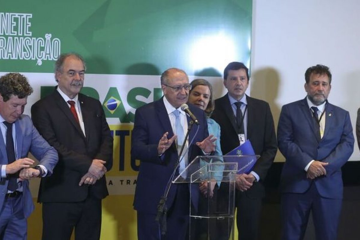Equipe de transição de Lula se reúne nesta quarta (23) com comandantes das PMs de vários estados