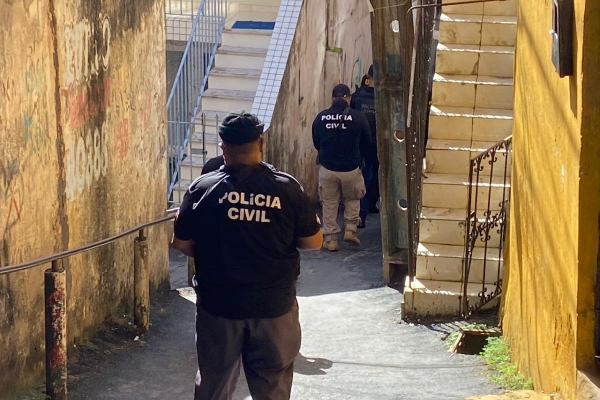 Salvador: dupla acusada de roubar lanchonete em Fazenda Grande é presa 