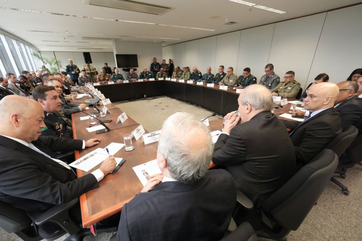 Moraes e comandantes da PM discutem ações realizadas durante as eleições deste ano