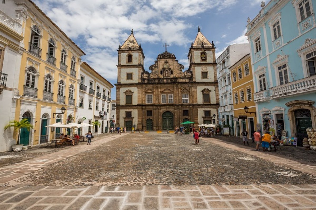 Acidente com grade de contenção no Pelourinho, em Salvador, deixa seis feridos