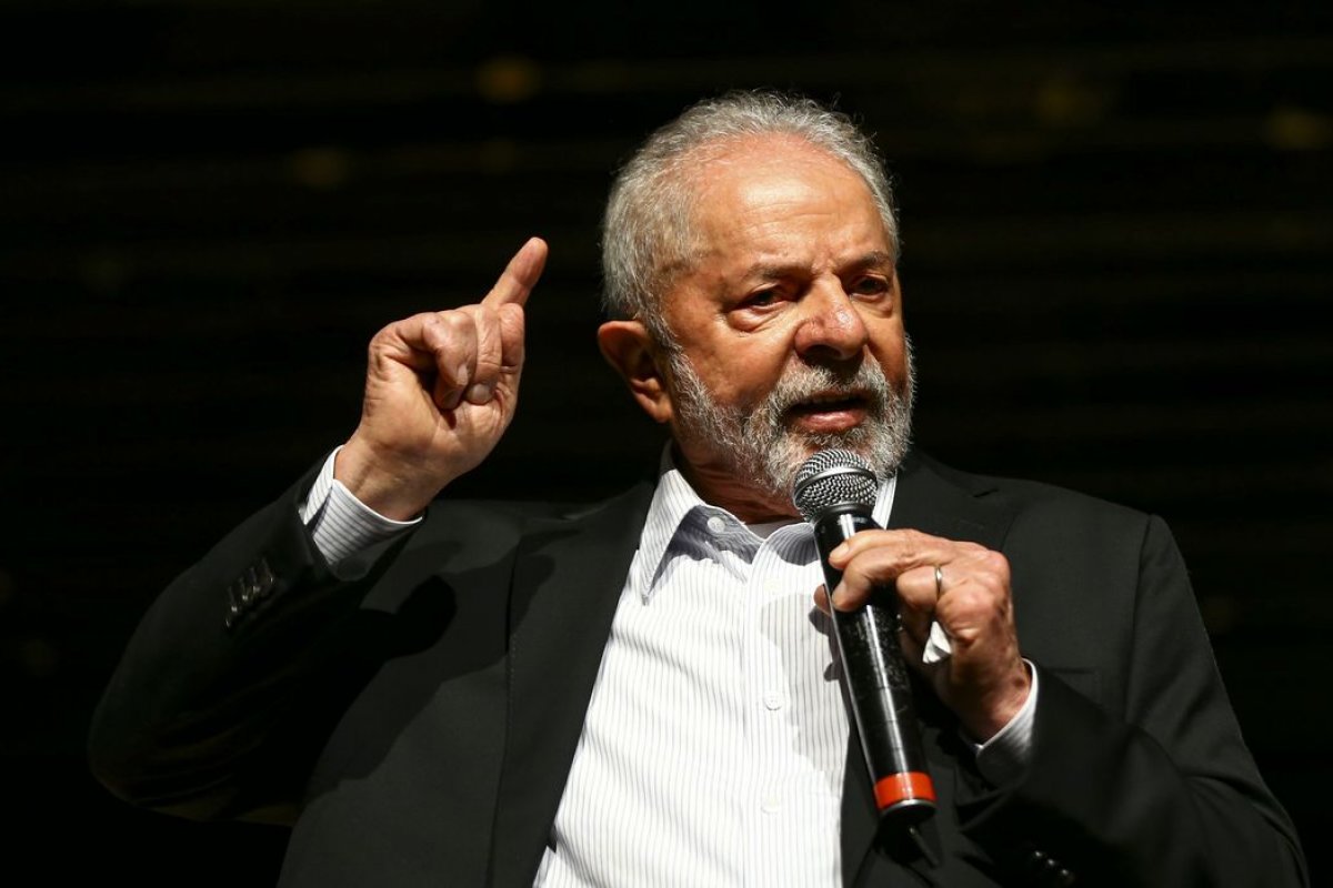 TSE pede para Lula explicar gastos de R$ 620 mil em contas da campanha