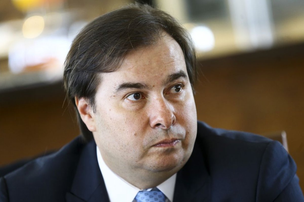 Rodrigo Maia processa casal que o hostilizou em resort na Bahia, diz jornal
