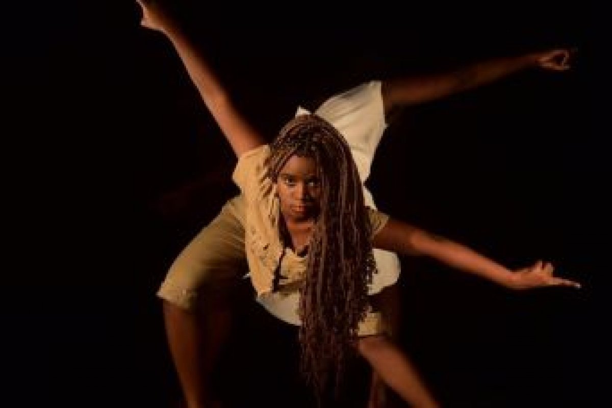 Alunos de dança-afro apresentam espetáculo gratuito sobre os caminhos dos orixás