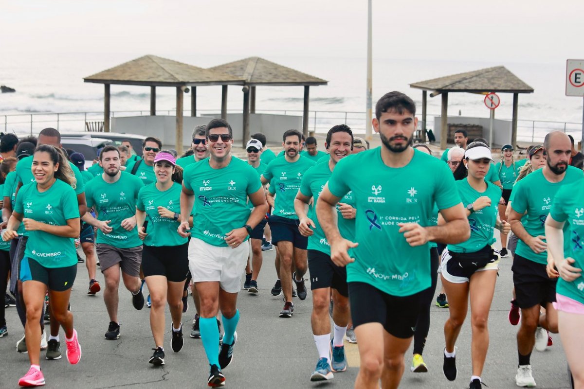 Médicos participam de corrida como incentivo à prevenção do câncer de próstata