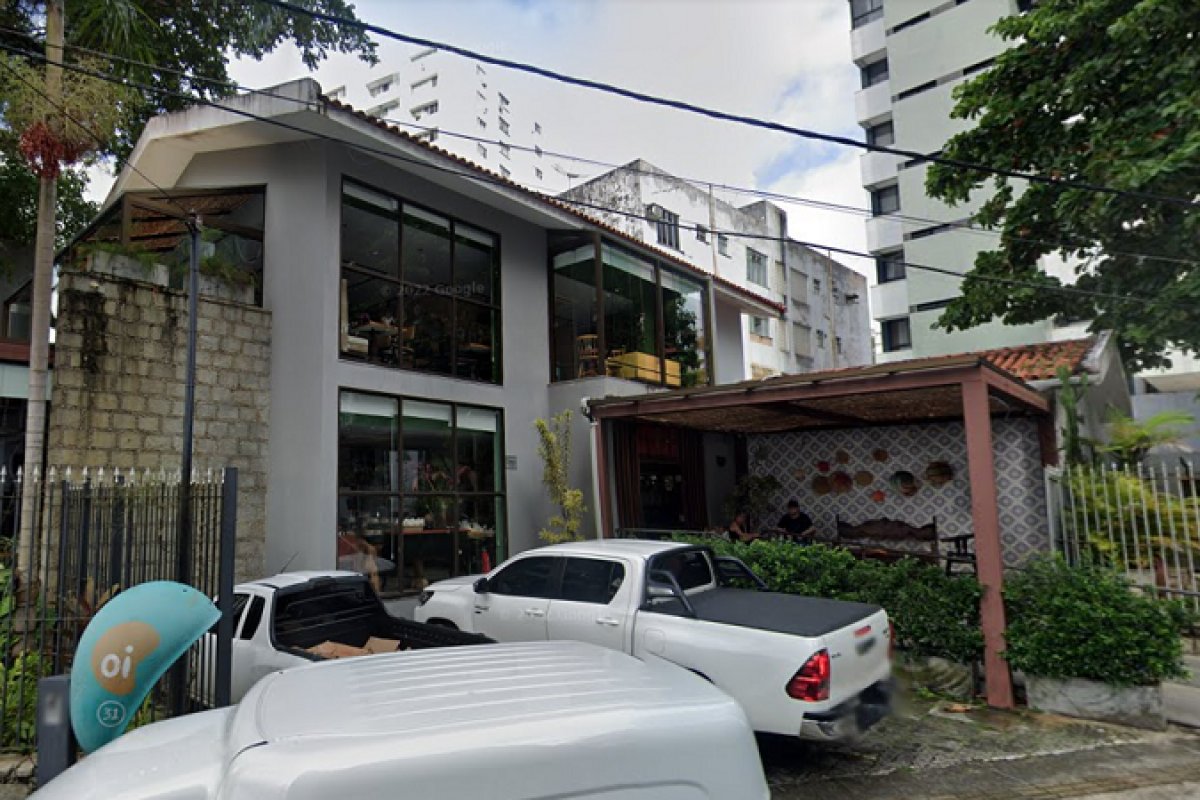 Clientes de cafeteria são assaltados no bairro da Graça, em Salvador