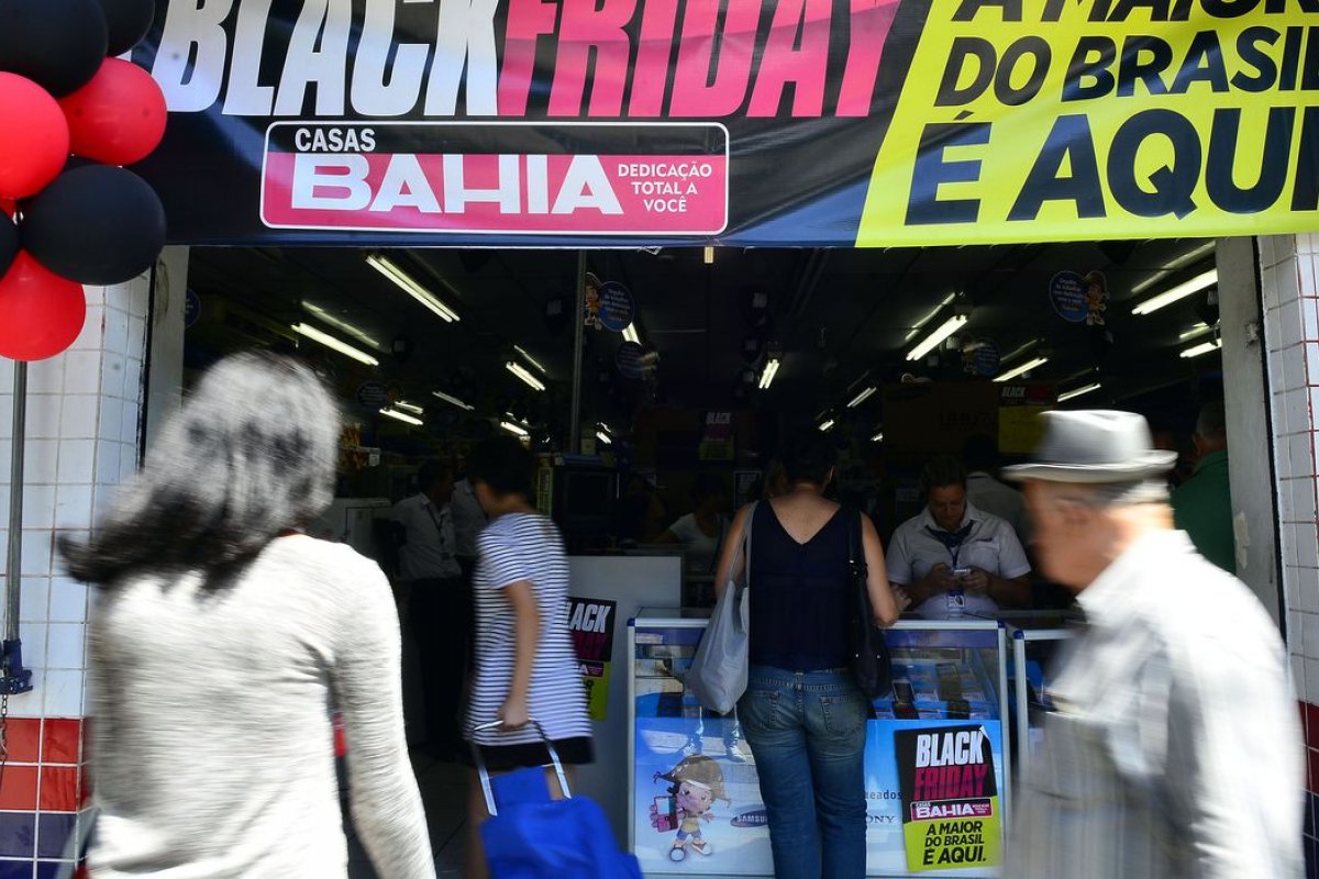 Vendas do comércio físico crescem apenas 0,6% em semana de Black Friday no Brasil