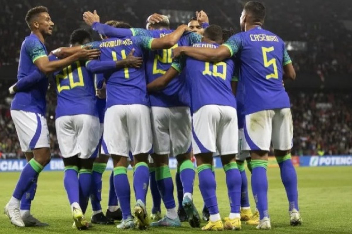 Seleção Brasileira vai usar azul em jogo contra Camarões na sexta-feira (2)