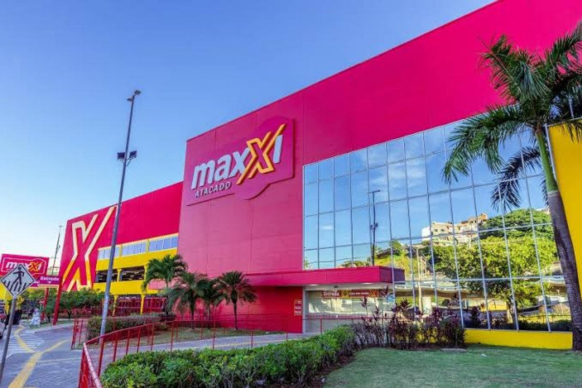 Vídeo: Maxxi Atacado é saqueado por criminosos na avenida Bonocô