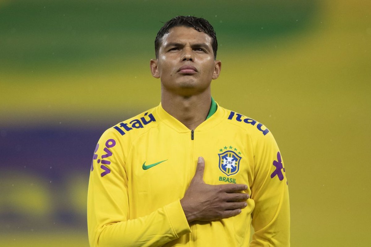 “Não pensa que vai ser fácil”, diz Thiago Silva após exaltar o Brasil