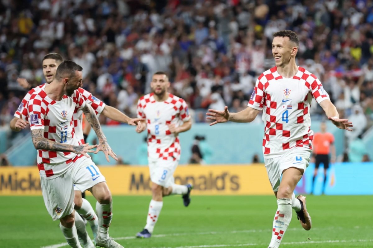 Croácia vence o Japão nos pênaltis e segue para as quartas de final