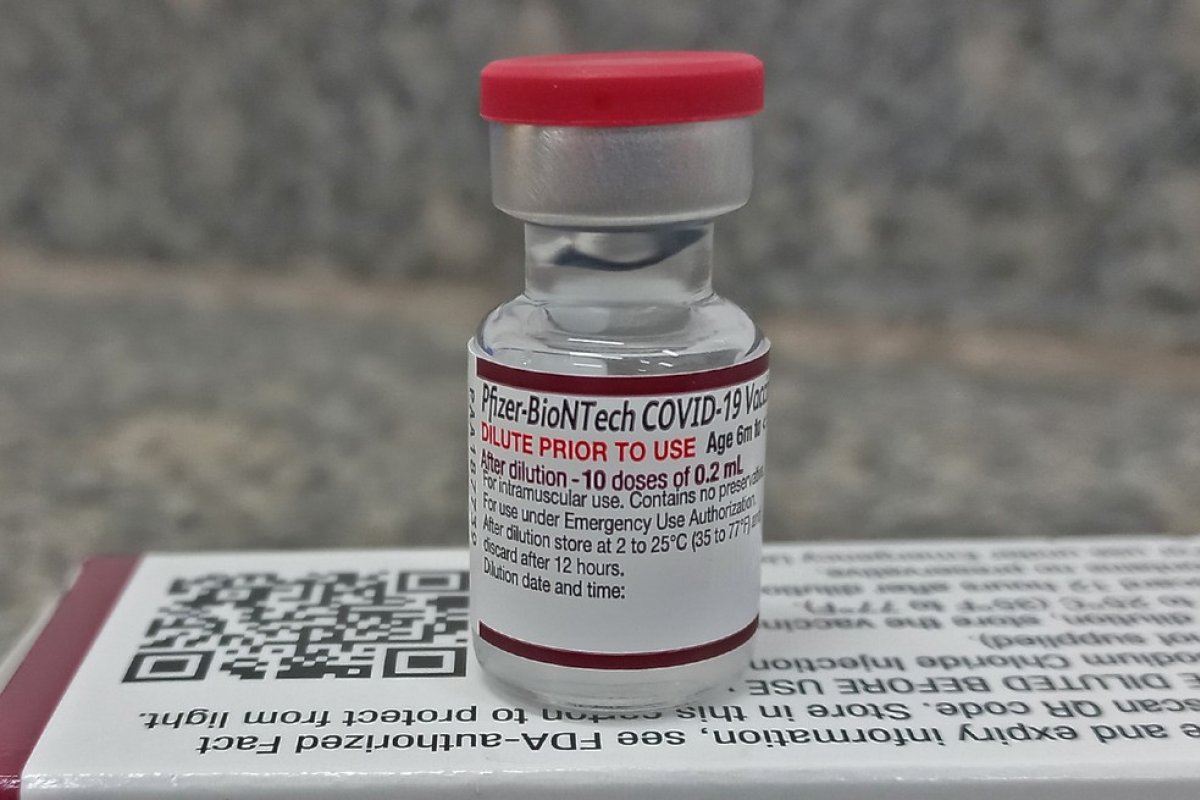 Agência reguladora do Reino Unido aprova doses da Pfizer para crianças a partir de 6 meses