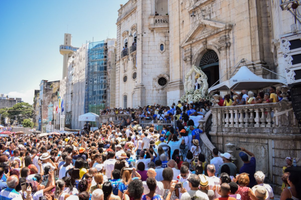 Padroeira da Bahia, Nossa Senhora da Conceição recebe homenagens de fiéis e devotos em Salvador 