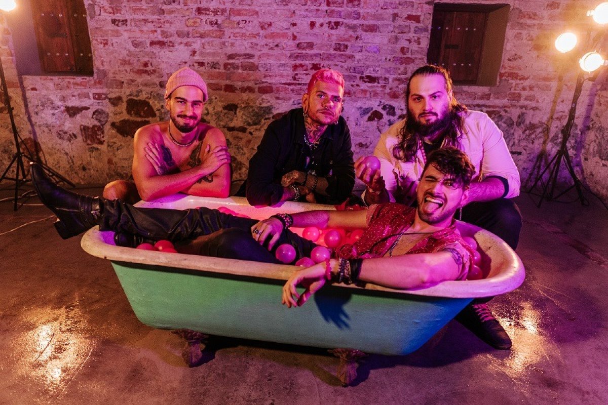  Electric Mob lança videoclipe de “Love Cage”; veja 