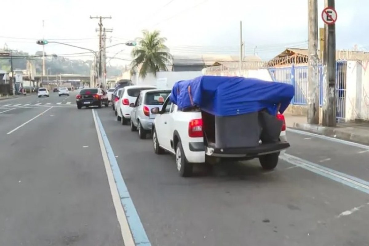 Ferry-Boat registra longas filas para embarque de veículos em Salvador nesta quinta-feira
