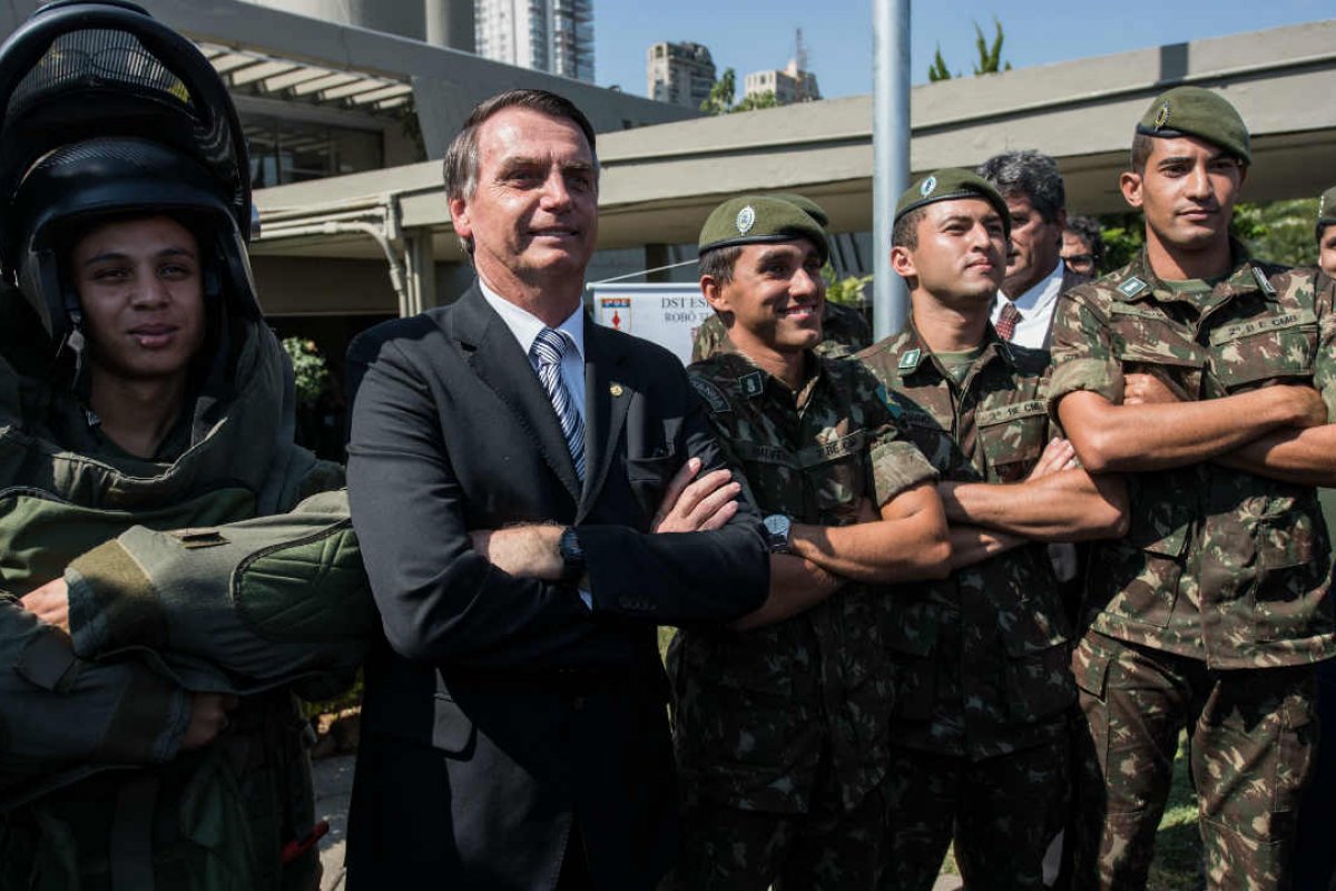 Presidente se reúne nesta sexta (22)  com colegas de curso do Exercito 