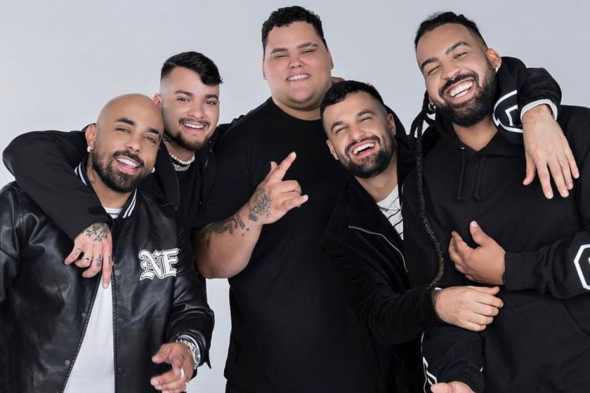 Réveillon Praia do Forte leva samba do Menos é Mais para animar festa no dia 28! 