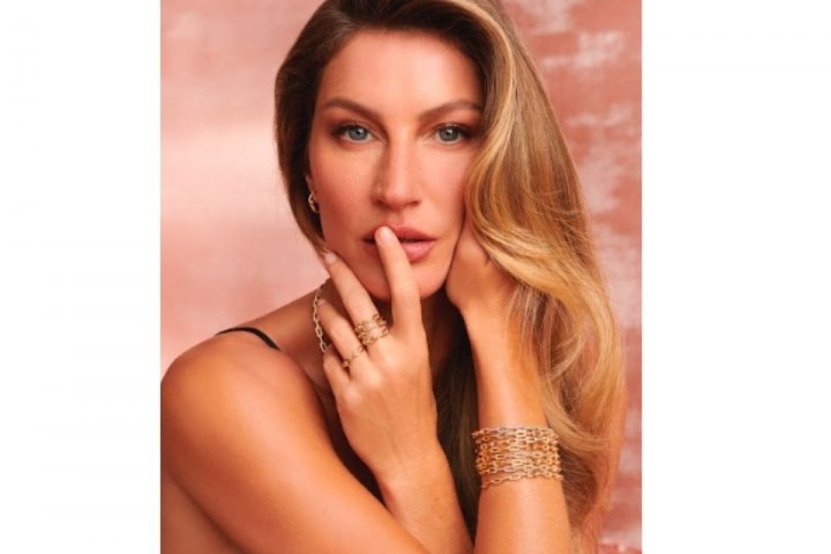 Gisele Bündchen chega ao Brasil para celebrar os 60 anos da Vivara! 