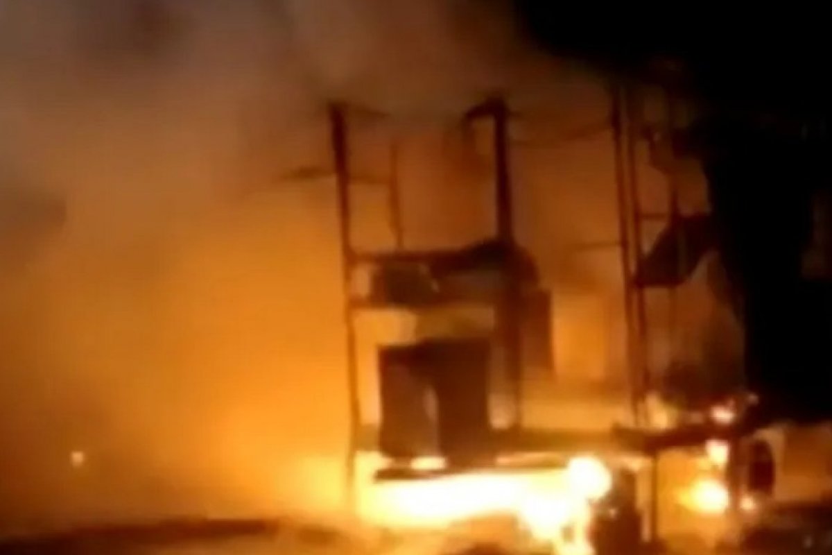 Moradores do Nordeste de Amaralina fazem campanha para ajudar comerciante que teve trailer incendiado