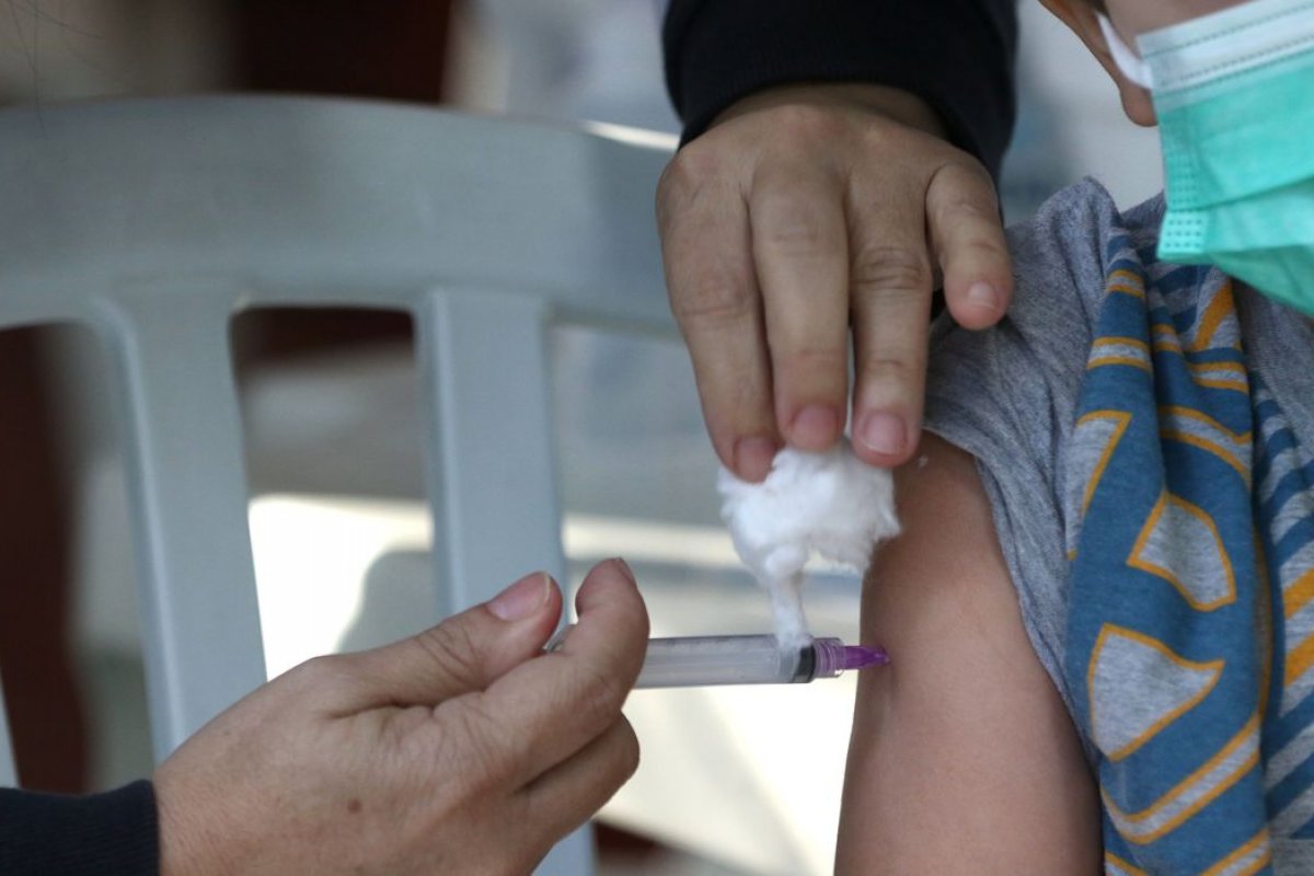 Brasil registra uma morte de Covid-19 por dia entre crianças de 6 meses a 5 anos em 2022